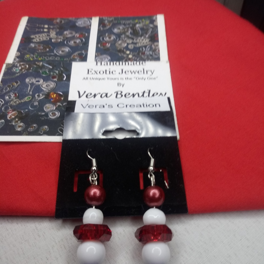Jewelry - Picture 2 of 3